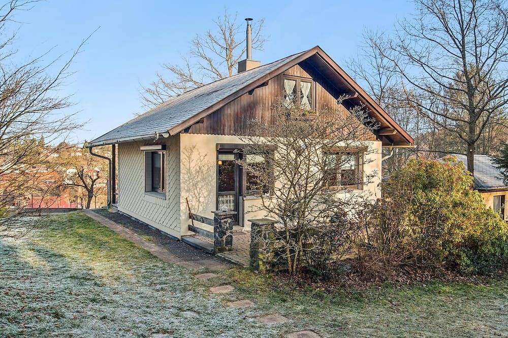 Ferienhaus mit Ofen & Sauna im Thüringer Wald in Emsetal, Waltershausen