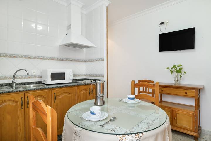 Apartamento inteiro, Apartamento 'Casa Paqui Bustos 2' com Wi-Fi e Ar Condicionado in Playa de los Bateles (Conil de la Frontera), Conil de la Frontera