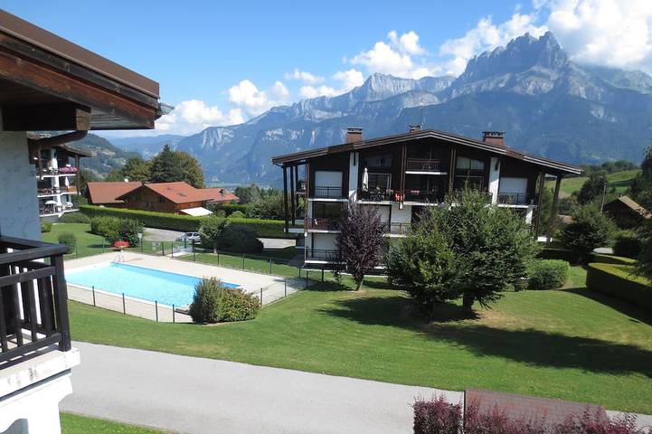 Chalet pour 6 personnes, avec Balcon ainsi que Jardin et Piscine à Sallanches