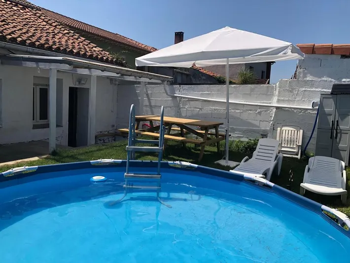 Ferienhaus für 8 Personen, mit Garten und Ausblick sowie Pool, mit Haustier - 1