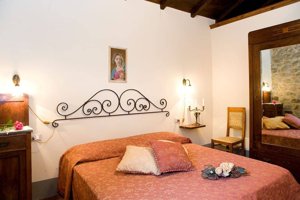 Het huis met een park in het groen, gezellig, volledig ingericht, dichtbij het dorp in Pratovecchio, Pratovecchio Stia