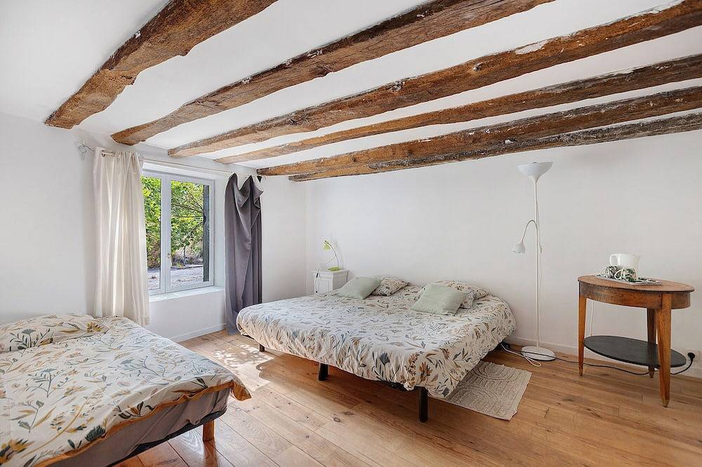 Chambre Familiale avec terrasse partagée, jardin commun et Wi-Fi in La Possonnière, Vallée de la Loire