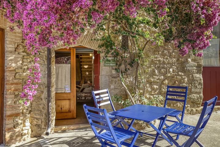 Holiday Home "Blava" with Wi-Fi in Bàscara, Upper Empordà