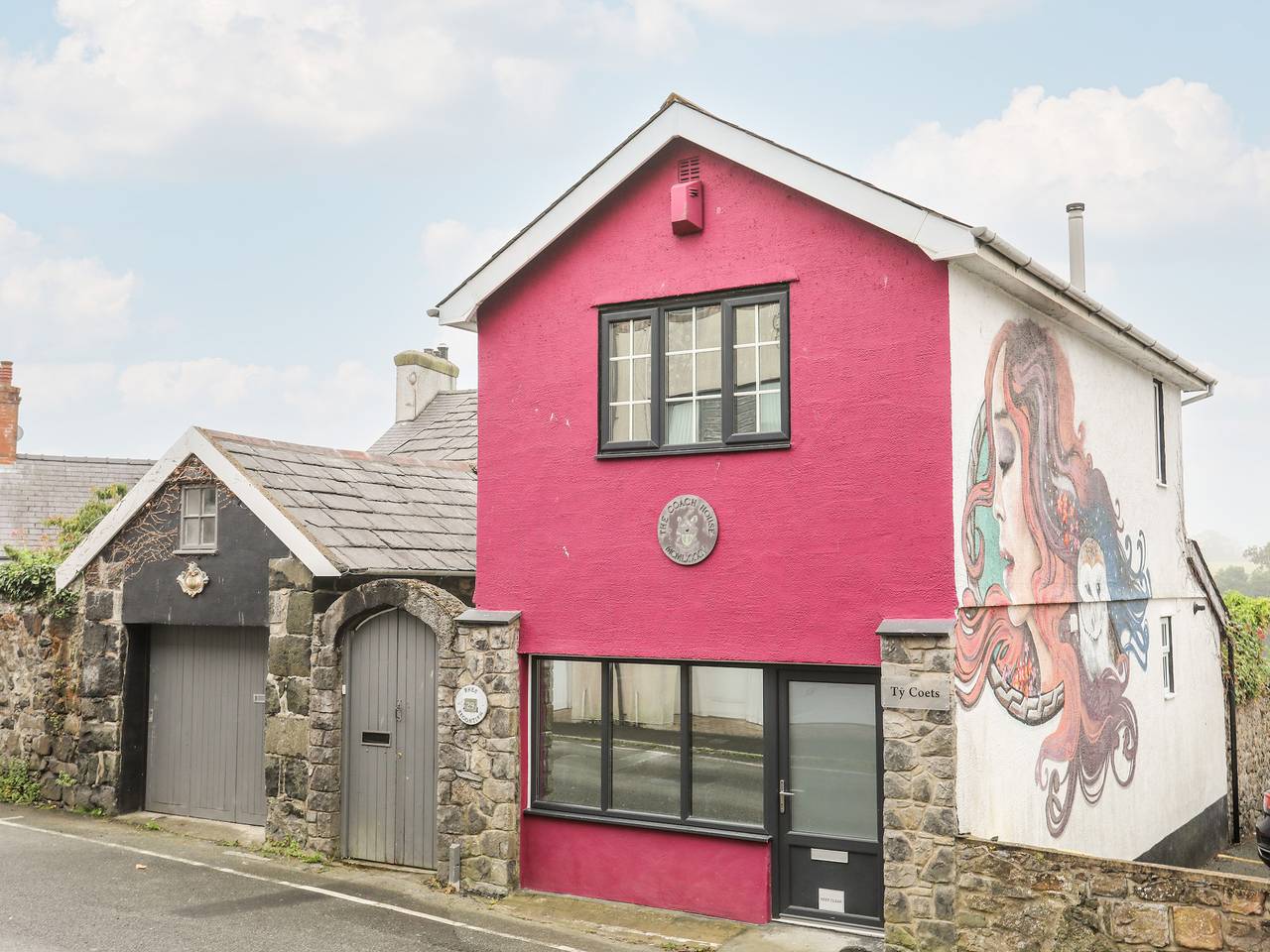Entire apartment, Ty Coets (Coach House) in Caernarfon, Gwynedd