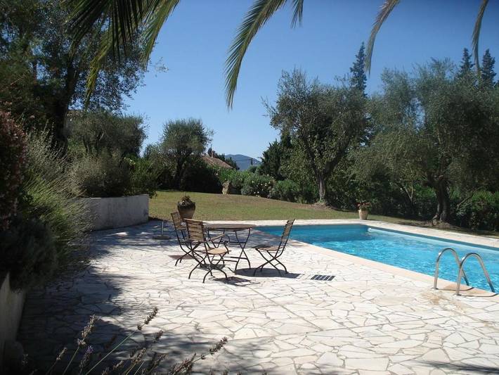 Maison d’hôte pour 7 personnes, avec vue ainsi que jardin et piscine à Mougins - 2