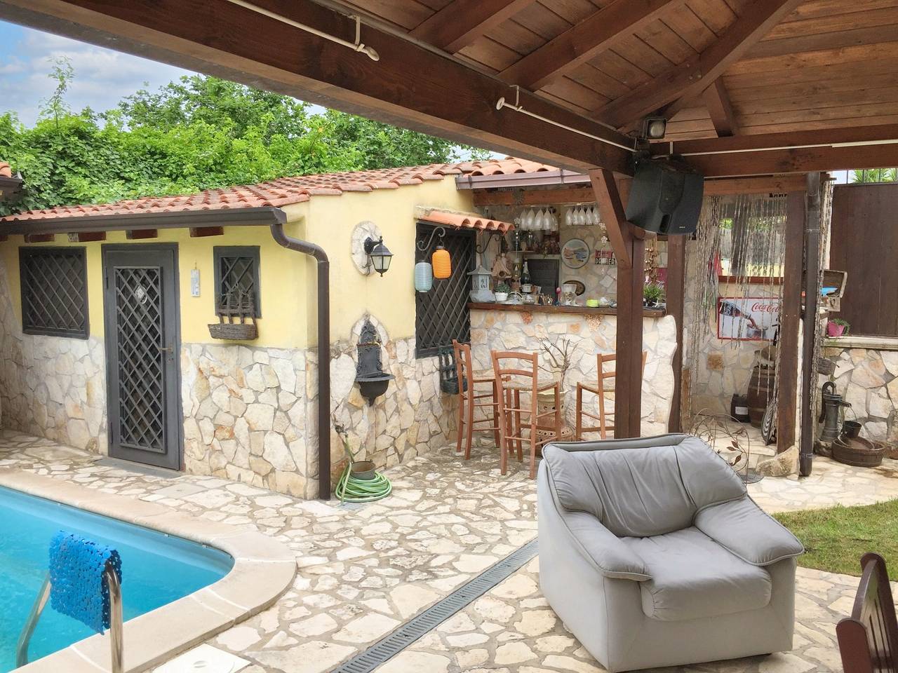 Ganze Wohnung, Geräumiges Apartment in Giugliano mit privatem Pool und Terrasse in Giugliano in Campania, Neapel Provinz