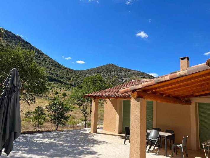 Chalet para 6 personas, con jardín además de vistas y piscina - 1