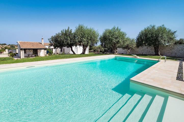 Casa vacanza per 10 persone, con piscina in Rosolini
