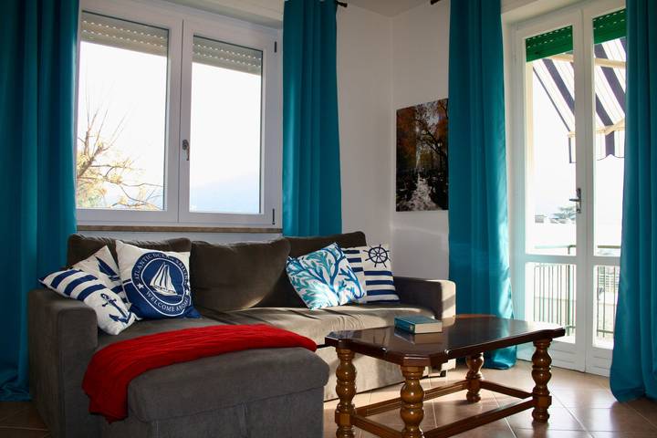Ferienwohnung für 6 Personen, mit Garten und Seeblick in Garda