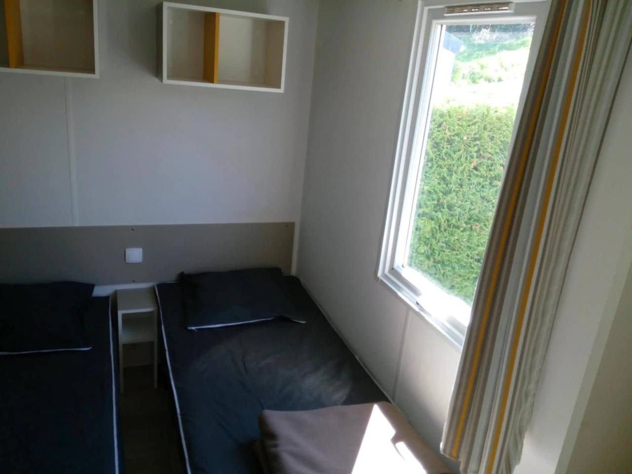 Zecamping 4* animé piscine couverte pet friendly locatif Tv 24m2 in Vic-sur-Cère, Région d'Aurillac