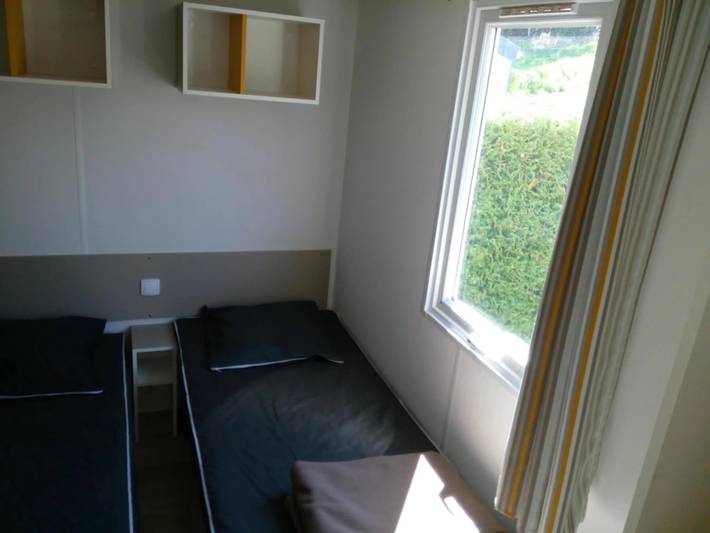 Mobil home pour 4 personnes, avec bassin pour enfant à Vic-sur-Cère - 4