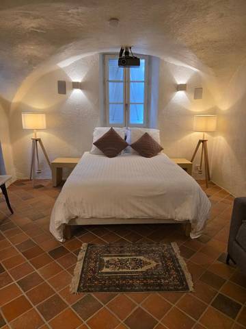 Gîte pour 2 personnes, avec vue et jardin à Saint-Saturnin (Puy-de-Dôme)