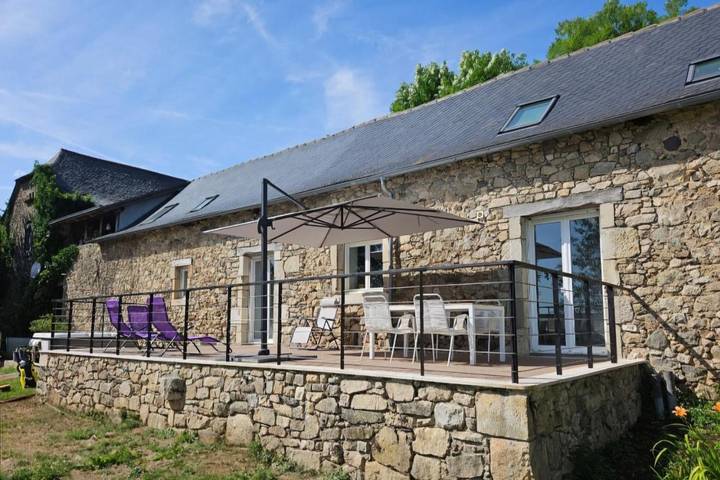 Location de vacances pour 8 personnes, avec Jacuzzi et Terrasse ainsi que Jardin et Vue à Brandonnet