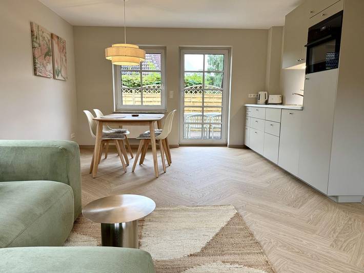 Ganze Wohnung, Moderne 3-Zimmer Erdgeschosswohnung. für bis zu 4 Pers. Südterrasse & Garten in Tinnum, Sylt (Gemeinde)