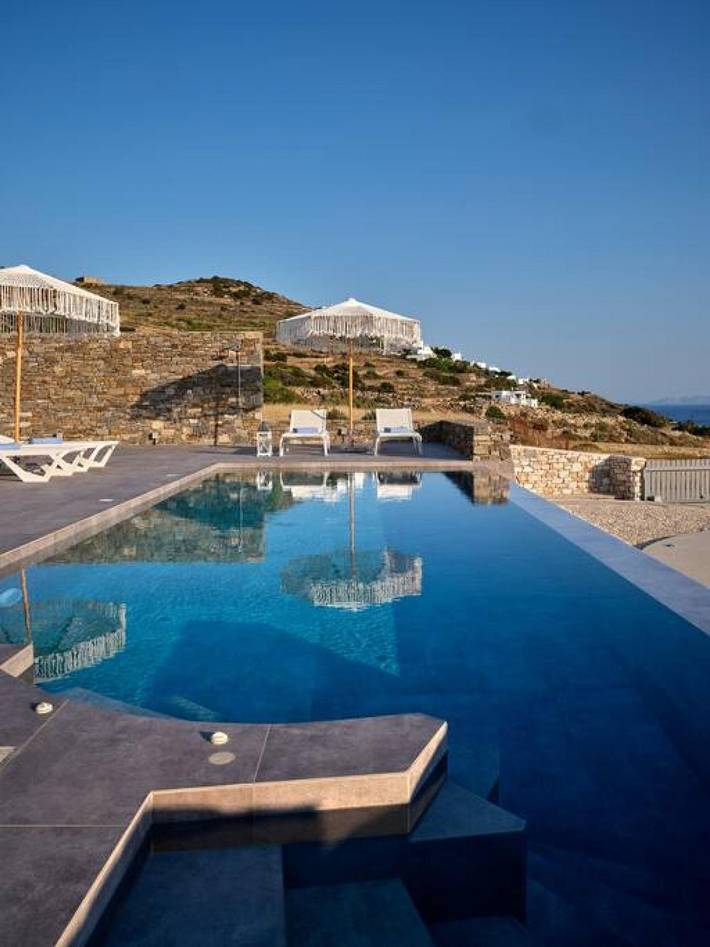 Villa pour 10 personnes, avec vue sur l’océan et terrasse ainsi que piscine et jardin dans Paros - 4