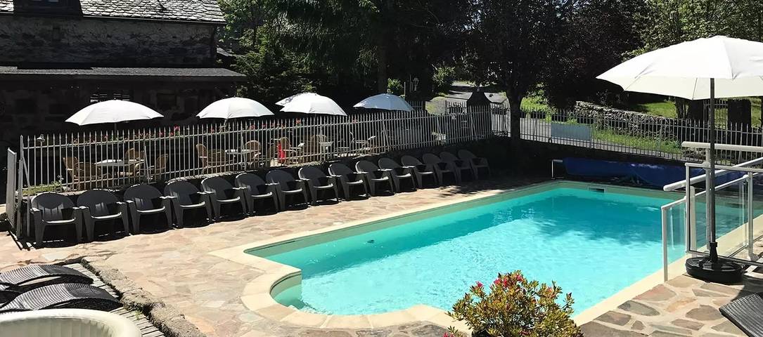 Camping voor 4 personen, met Terras en Uitzicht in Aveyron