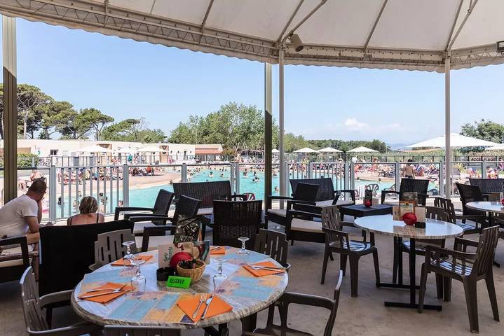Mobilheim | Comfort | 3 Zi. | 6 pers. | Kleine Terrasse | A/C in Saint-Aygulf, Frejus