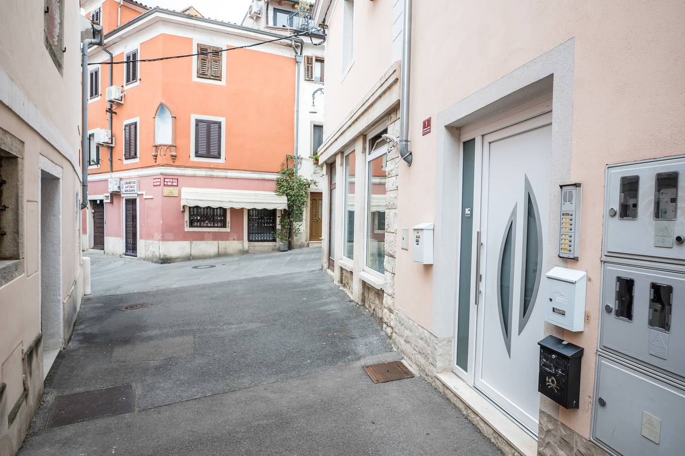 Apartamento inteiro, Ota Studio In The Heart Of The Old Town in Koper, Riviera eslovena