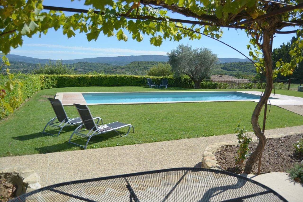 Mas des oliviers in Saint-Pantaléon, Parc naturel régional du Luberon