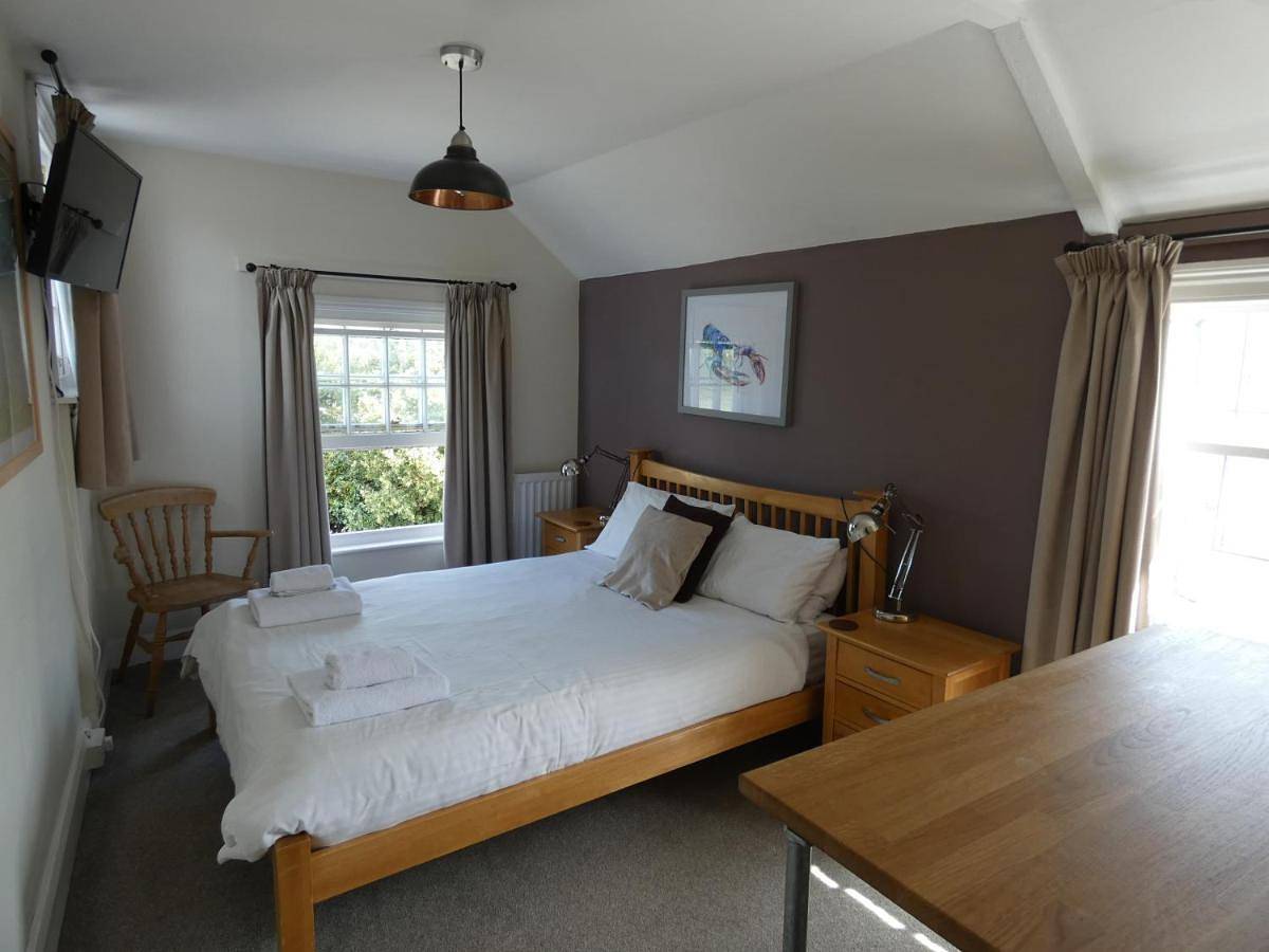 Budget Double Room in Thurlestone, South Devon