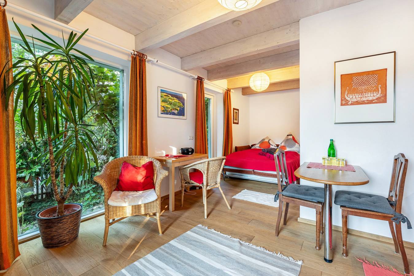 Ganzes Studio, Einzimmerapartment 'Apartment Im Schwedenhaus' mit privater Terrasse, privatem Garten und Wi-Fi in Kieler Förde, Kiel