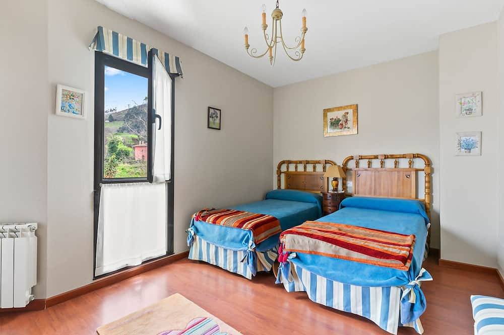 V.V Casa Emilia in Nueva de Llanes in Nueva de Llanes, Llanes