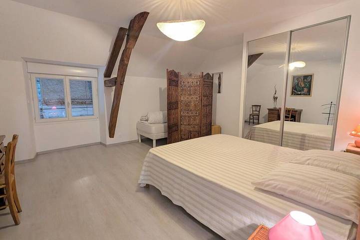 Geräumiges Haus mit überdachter Terrasse und Parkplatz in naturnaher Lage in Méobecq, Châteauroux und Umgebung