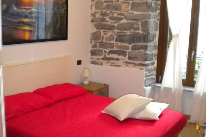 Ferienwohnung für 4 Personen, mit Whirlpool und Terrasse in Comune di San Siro - 2