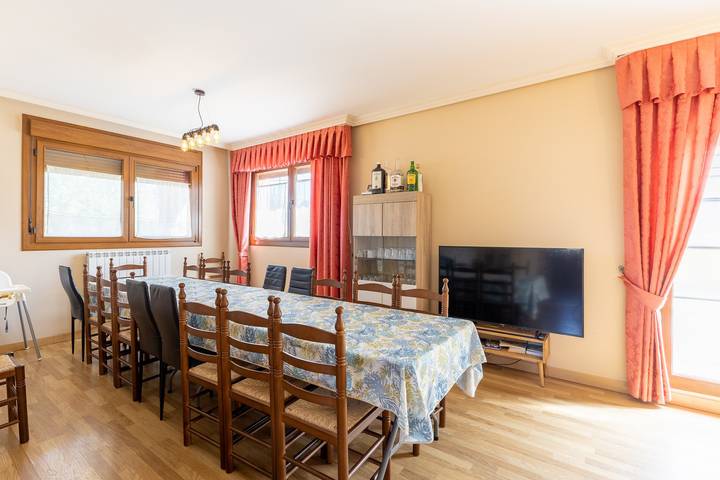 Chalet para 21 personas, con Balcón además de Jacuzzi y Jardín en Sierra de Guadarrama - 4