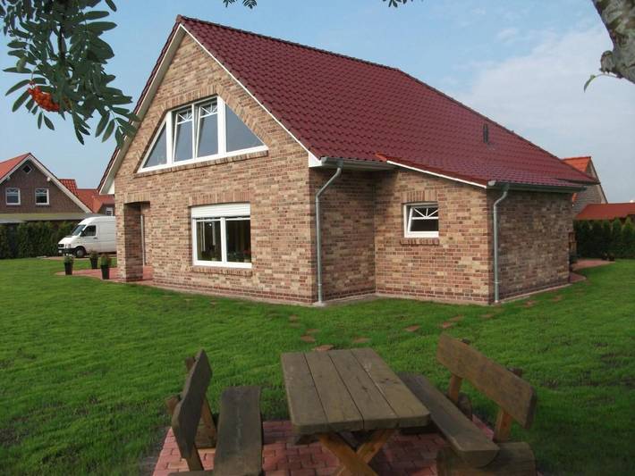 Haus am Kiessee mit direkter Angelseelage in Nenndorf, Landkreis Wittmund
