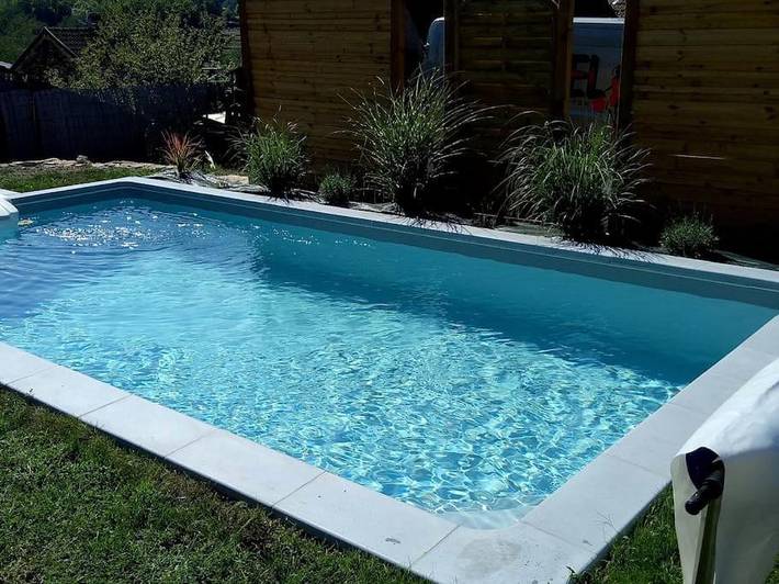 Location de vacances pour 4 personnes, avec piscine et jardin à La Bachellerie - 2