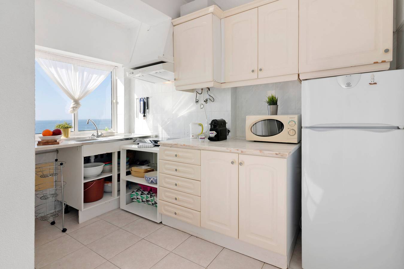 Ganze Wohnung, Ferienwohnung 'Estrela Mar 705' direkt am Strand mit Meerblick und Gemeinschaftspool in Armação de Pêra (costa), Armação de Pera