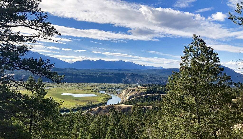 Fabulous Ski-in/out Renovated 3 Bdrm Upper Village Townhome with bdrm Ac & den in Panorama