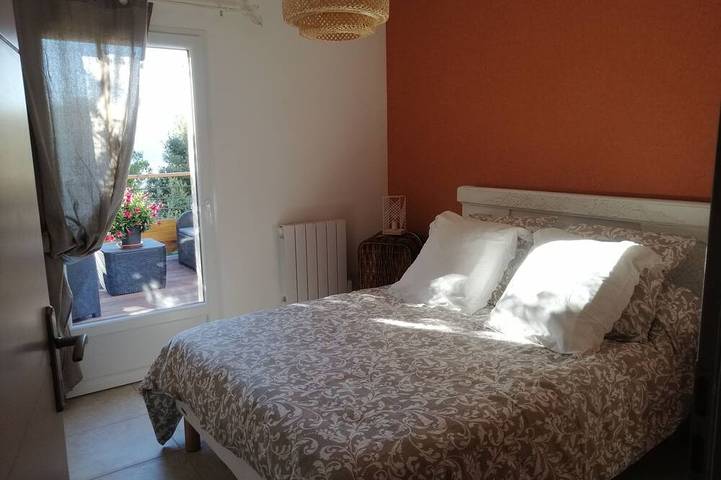 Gîte pour 4 personnes, avec piscine et terrasse, animaux acceptés à Villeneuve - 2