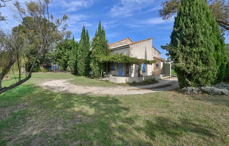 Luxuriöses Apartment mit Pool, Garten und Parkplatz in Arles, Mittelmeerküste (Frankreich)