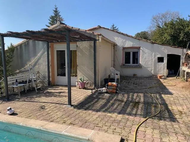 Casa de vacaciones para 23 personas, con piscina además de jardín y vistas - 1