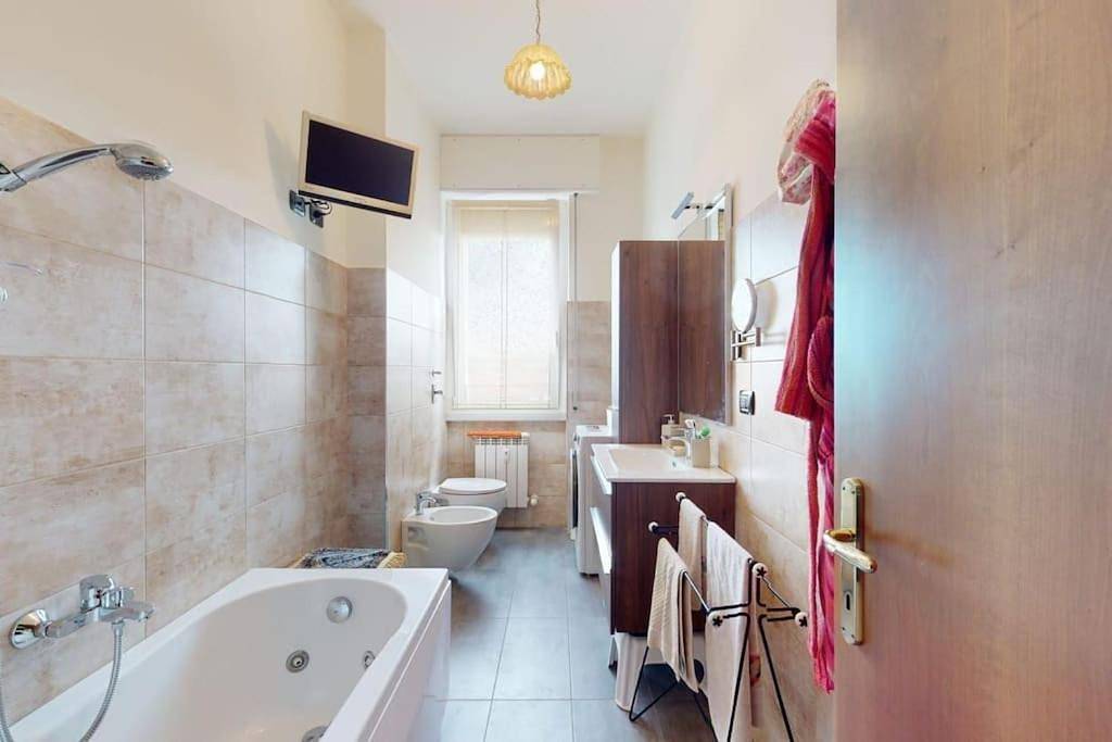 Entire apartment, Marystar&Joe Vicino Fiera Milano Rho, appartamento,2-4 posti in Pregnana Milanese, Milan Province