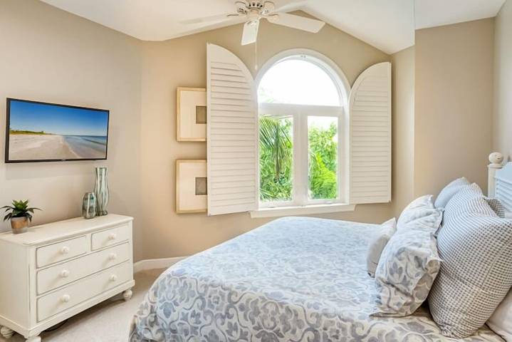 Vacation rental for 12 people, with yard and balcony in Captiva Island