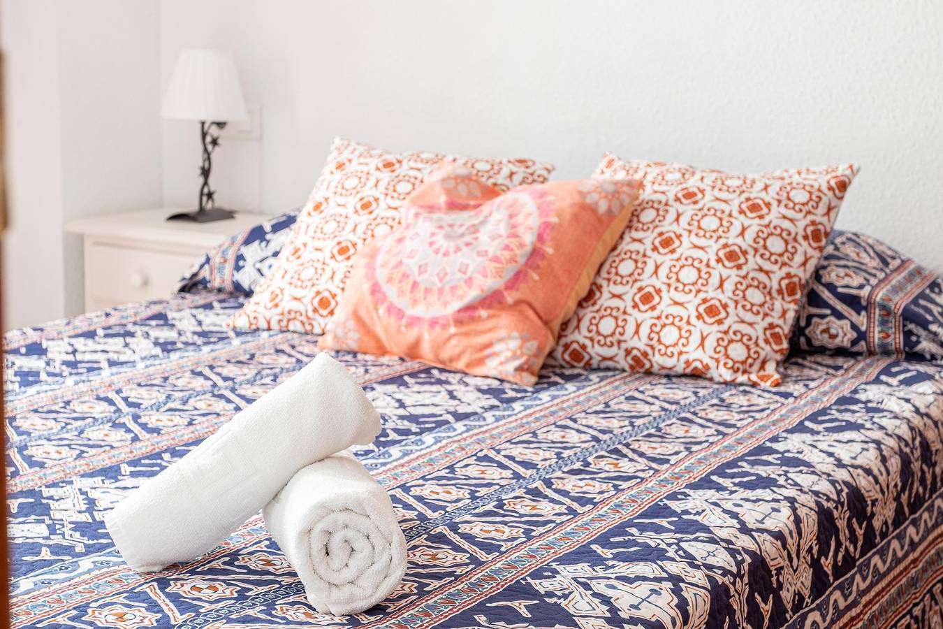 Entire apartment, Central Apartment "Pintada 25" close to the Beach with Mountain View & Terrace in Nerja Centre, Nerja