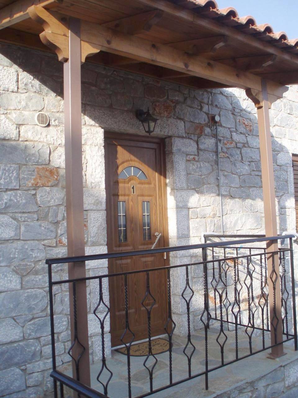 Vrahos - o Βραχοσ in Agios Nikolaos (Peloponnese), Mani Peninsula