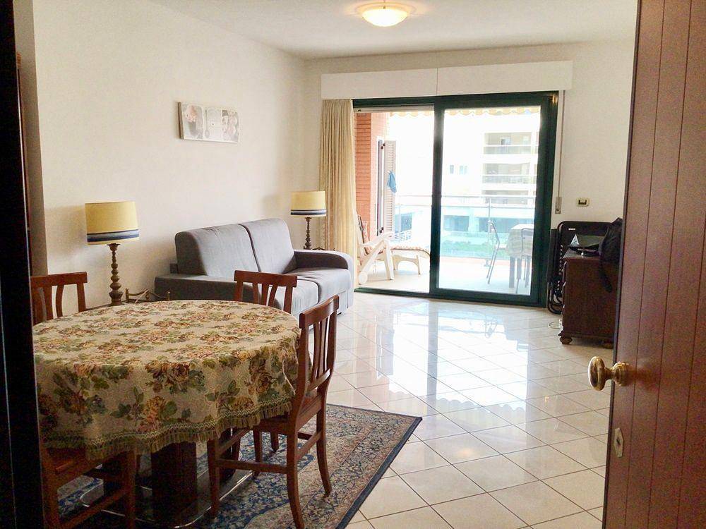 Apartamento vacacional entero, Apartamento con terraza cerca de Alba Adriatica in Alba Adriatica, Costa Adriatica Abruzzo