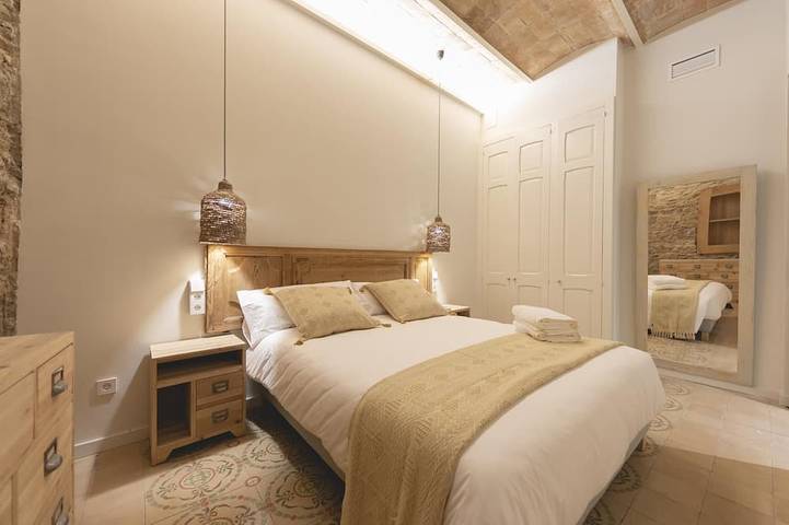 Ganze Wohnung, Bravissimo Mercaders 3-1-2, mit 3 Schlafzimmern im historischen Zentrum in Girona, Gironès