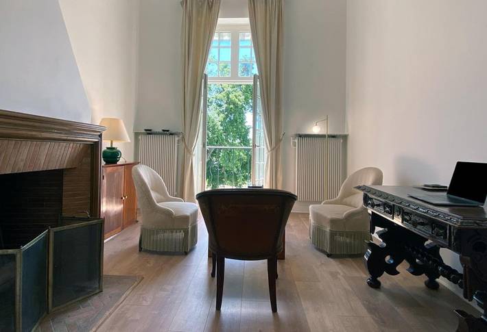 Gîte pour 2 personnes, avec Vue à Saint-Nom-la-Bretèche