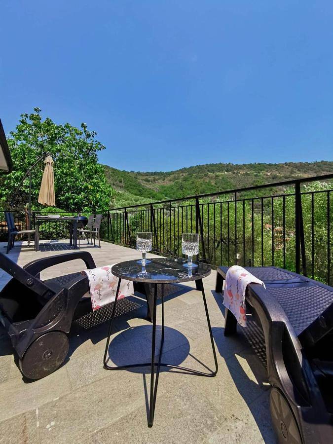 Ferienhaus für 6 Personen, mit Balkon und Terrasse sowie Garten und Ausblick