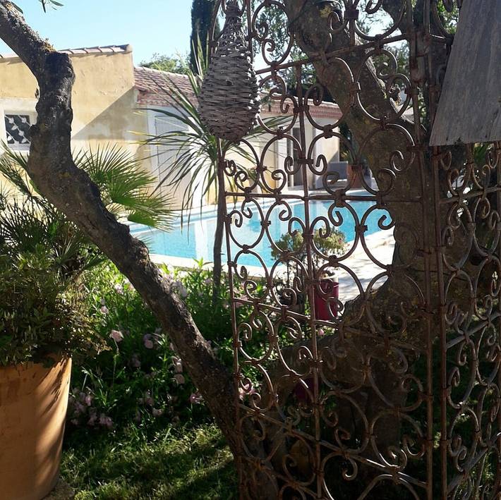 Gîte pour 5 personnes, avec terrasse ainsi que jardin et piscine