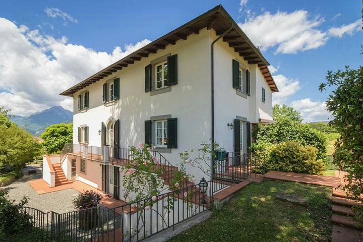 Location de vacances pour 8 personnes, avec jardin et terrasse, adapté aux familles à Barga - 4