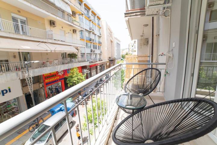 Gîte pour 4 personnes, avec terrasse et vue à Serrès - 2
