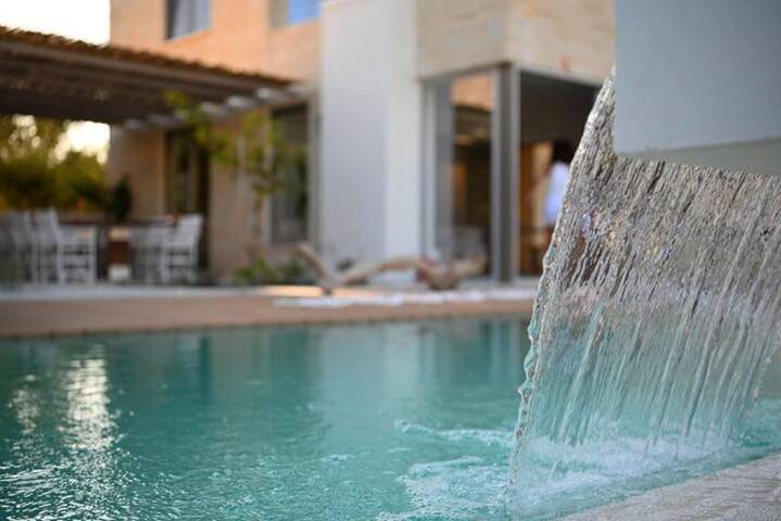 Villa für 13 Personen, mit Pool und Garten - 1