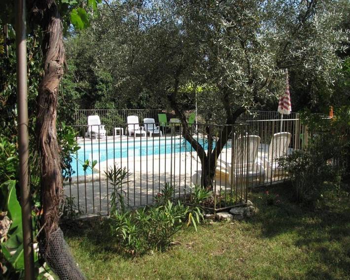 Location de vacances pour 4 personnes, avec piscine ainsi que vue et jardin, animaux acceptés à Galargues - 3
