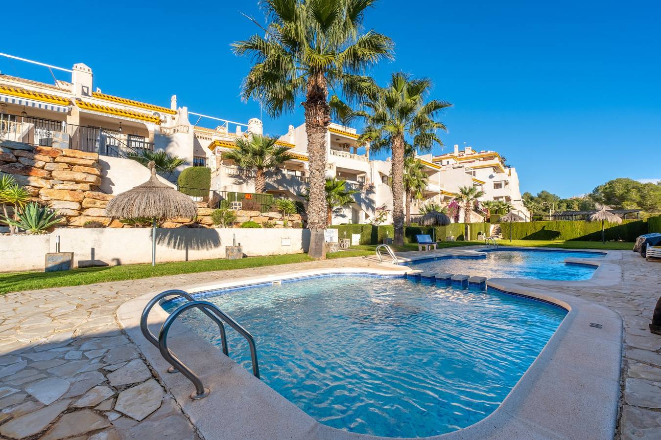 Appartement entier, Bel appartement dans une magnifique région avec piscine partagée et Wi-Fi. in Las Ramblas Golf, Orihuela